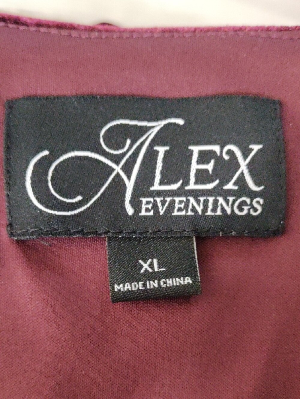 J137 Alex Evenings Wine Velvet Wrap Jacket in with Rhinestone Button XL NWT - Picture 7 of 10